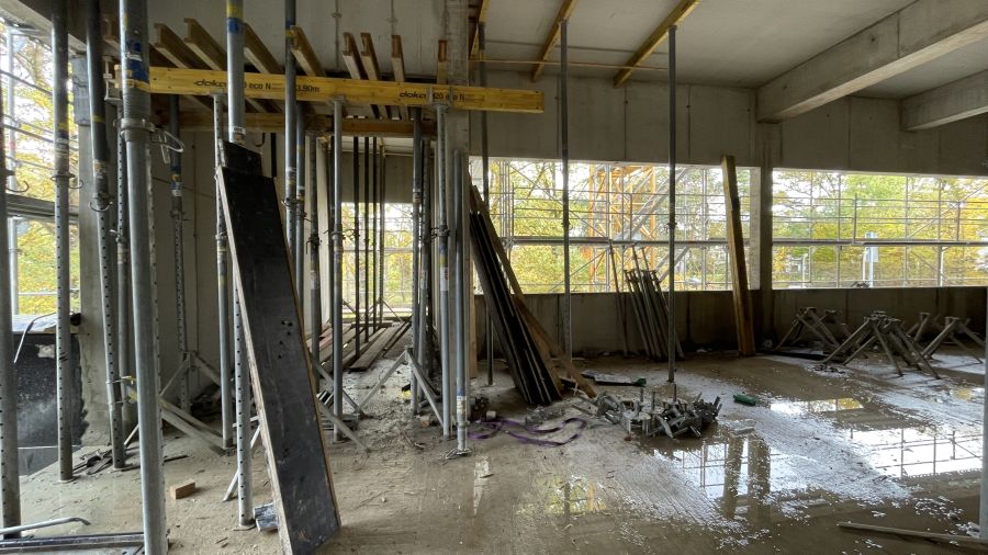 Richtung Treppenhaus